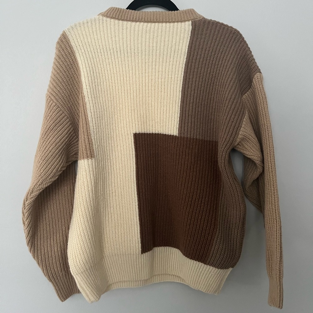 Colorblock Fall Sweater Size L/XL - Picture 2 of 2